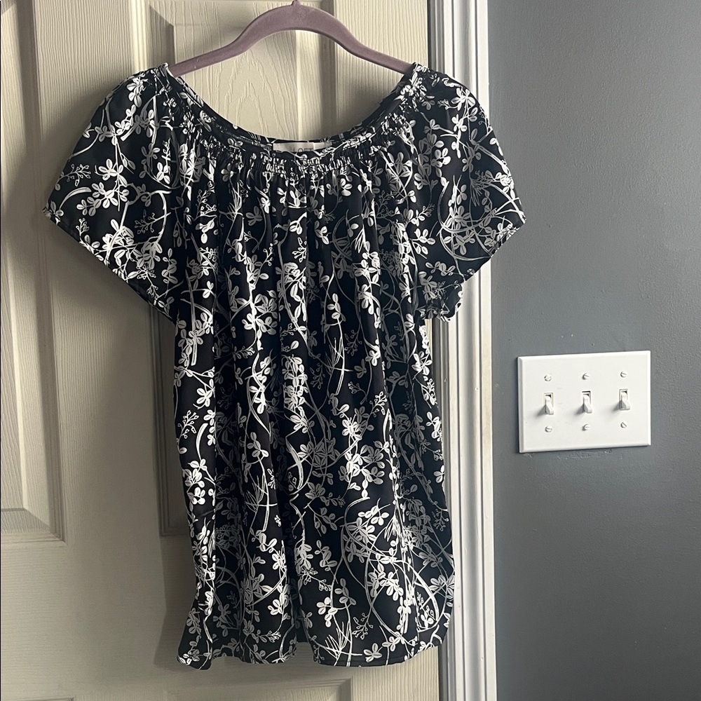 LOFT Black and White Floral Blouse